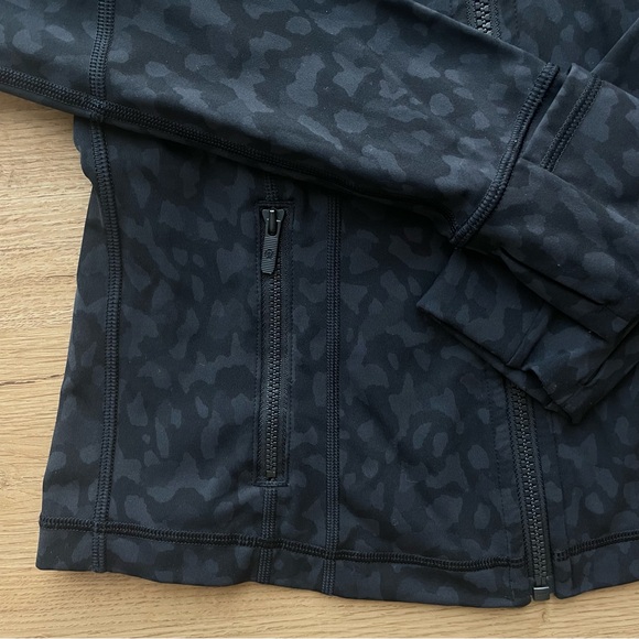 Lululemon Define Jacket - Picture 4 of 12